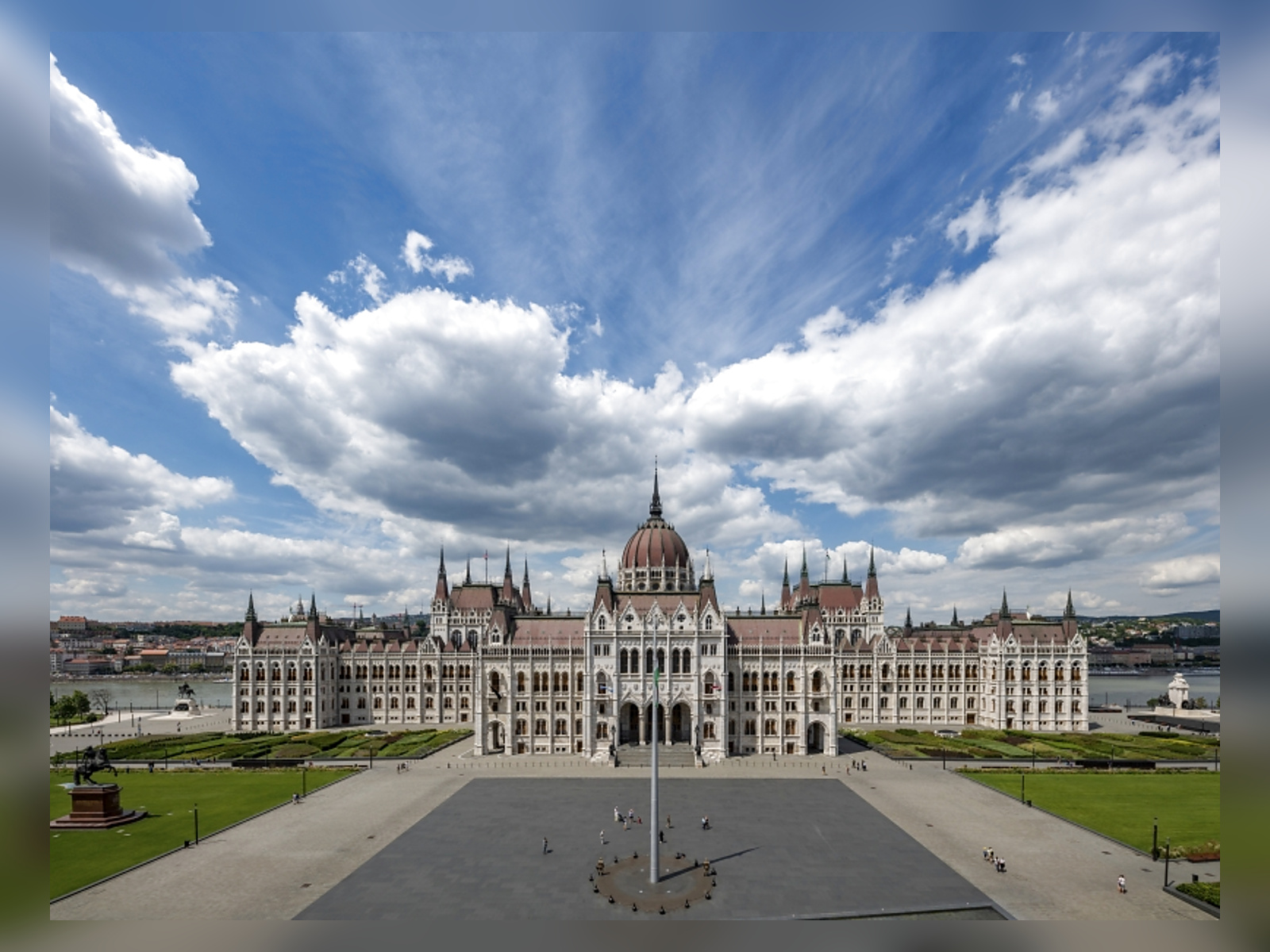 The main façade of the Parliament from Kossuth Lajos Square